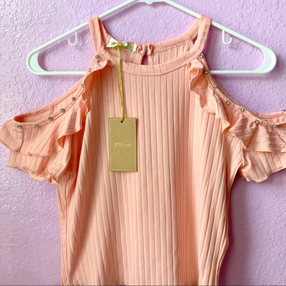 Tops - 🆕Pink Open Shoulder Top